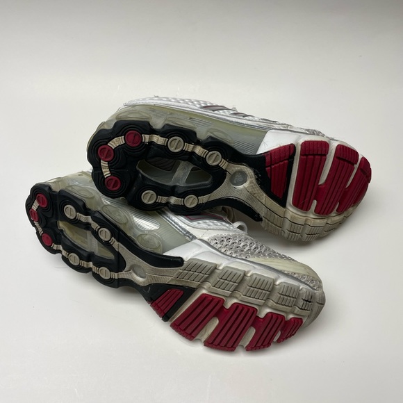 ADIDAS Bounce Womens size 8 white with red and silver. - Picture 5 of 6